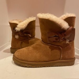 kids UGG with bows